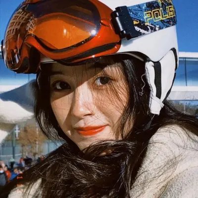 冰属性男子与酷酷女同事